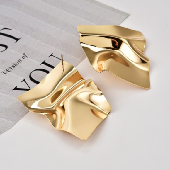 'Reflective' Warped Gold Square Earrings - Picture 7 of 8